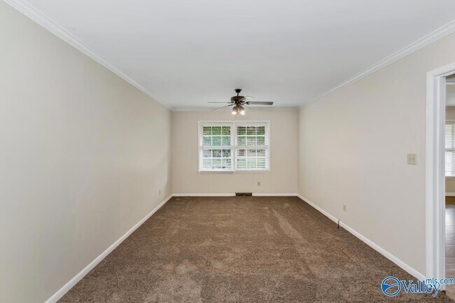 Building Photo - 2320 Rodgers Dr NE