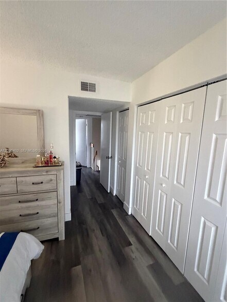 Building Photo - 675 NW 85th Ct