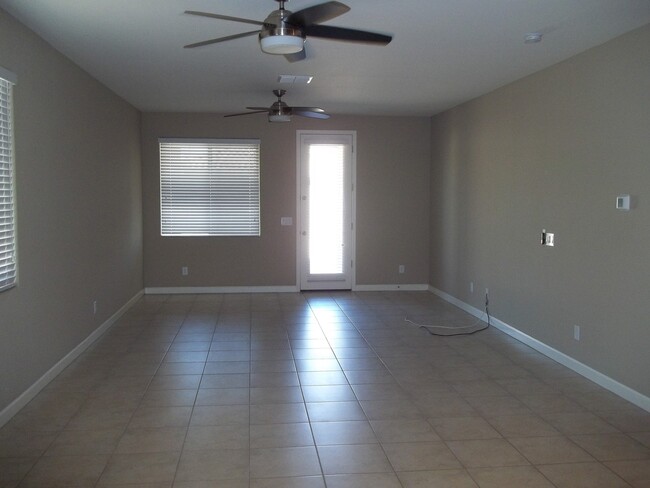 Building Photo - Beautiful Home in Gated Community