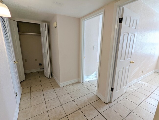 Building Photo - 8816 Norton St