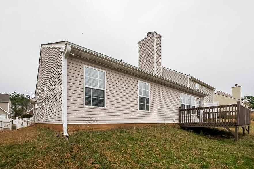 Building Photo - 200 Greystone Cir