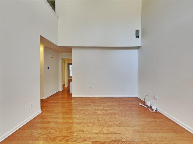 Building Photo - 1401 Gates Cir SE