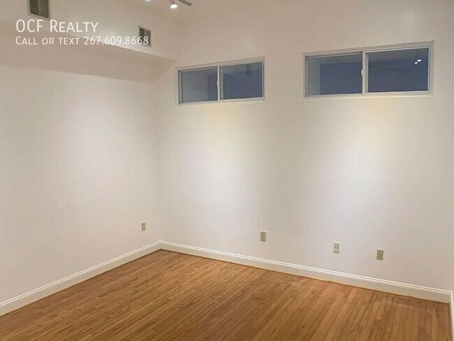 Building Photo - 261 N 3rd St