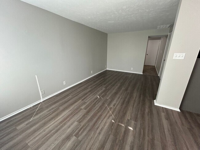 Building Photo - Your Private Oasis in Old Town Discover the "hidden gem" of The Melville.