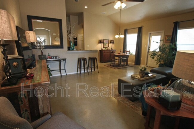 Building Photo - 2533 Pahmeyer Rd