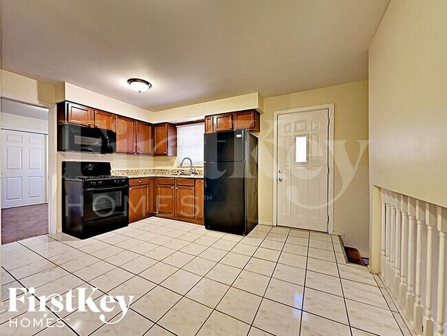 Building Photo - 7919 Oak Park Ave