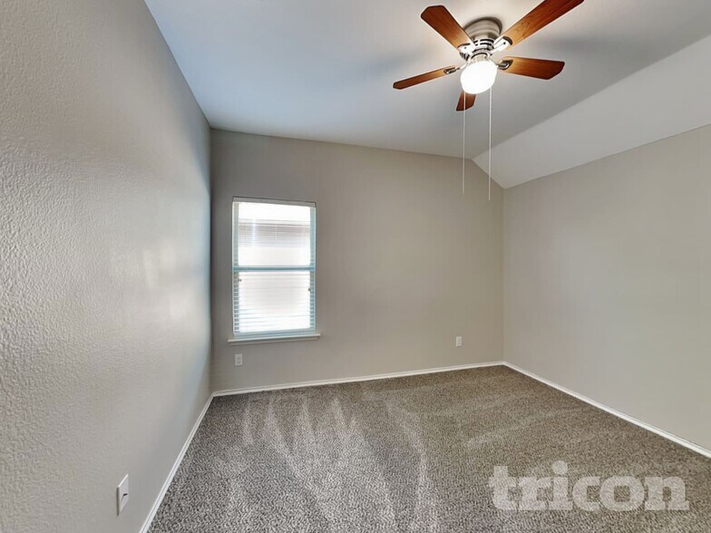 Building Photo - 1908 Parkside Mews