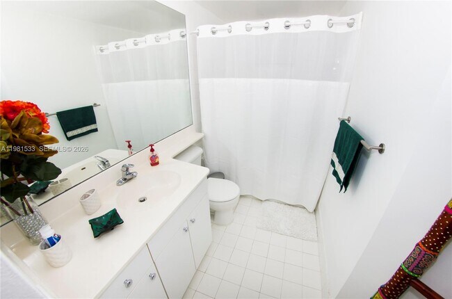 Building Photo - 17145 N Bay Rd