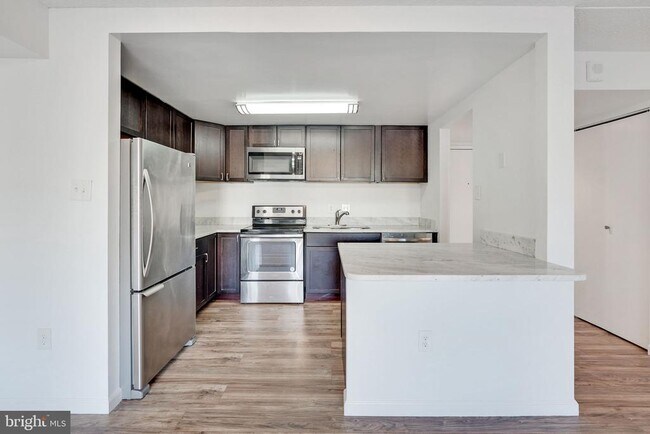 Building Photo - 6300 Stevenson Ave