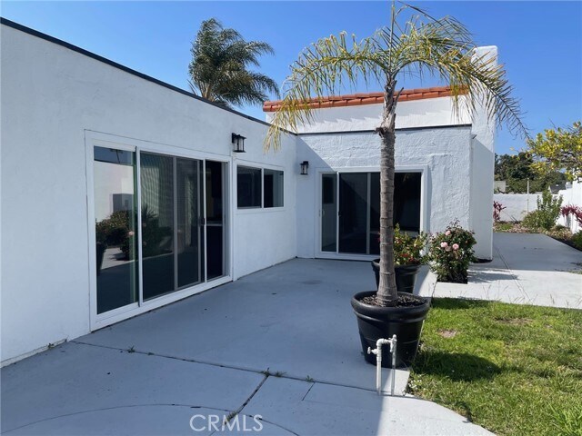 Building Photo - 10220 El Monterey Ave