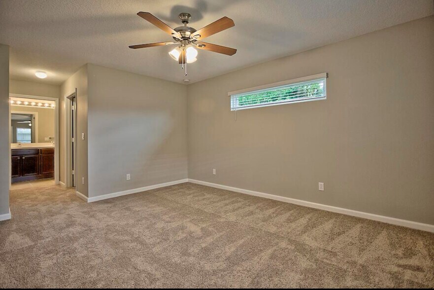 Building Photo - 1292 SW Lawndale Ave