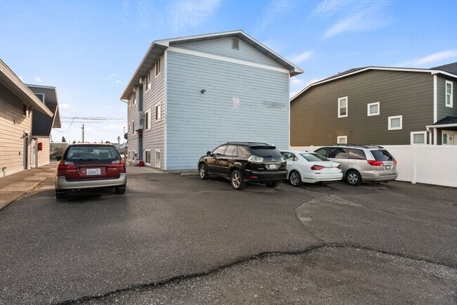 Building Photo - 2914 N Hogan St