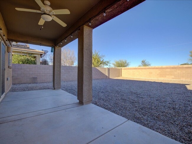Building Photo - 3 Bedroom 2 1/2 Bathroom