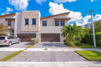 Building Photo - 10590 NW 78th Terrace