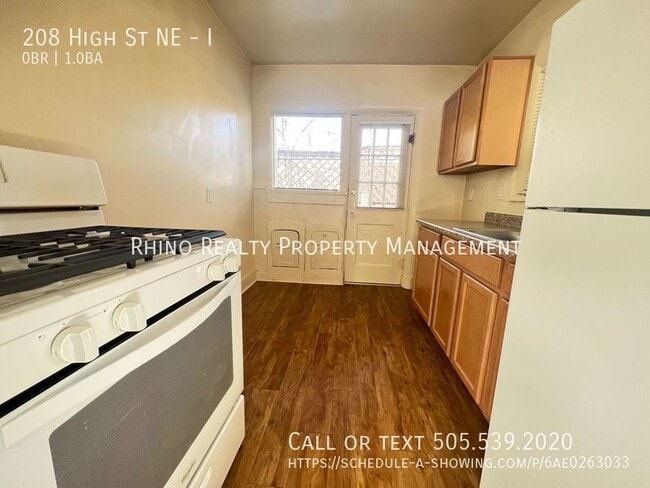 Building Photo - 208 High St NE