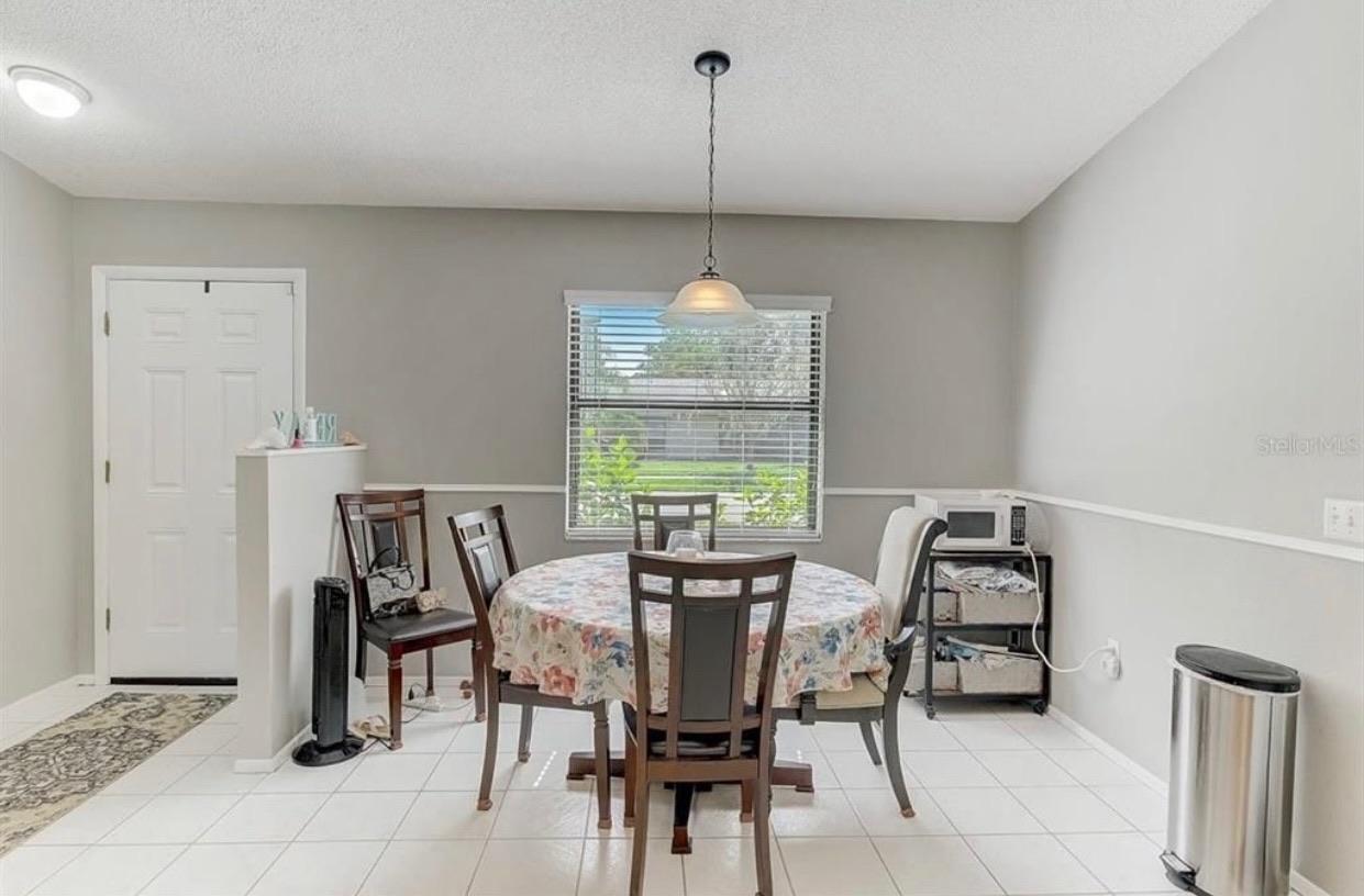 Building Photo - 2462 Briar Oak Cir