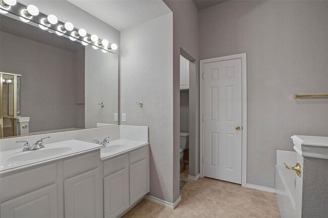 Building Photo - 7907 Rosebriar Ln