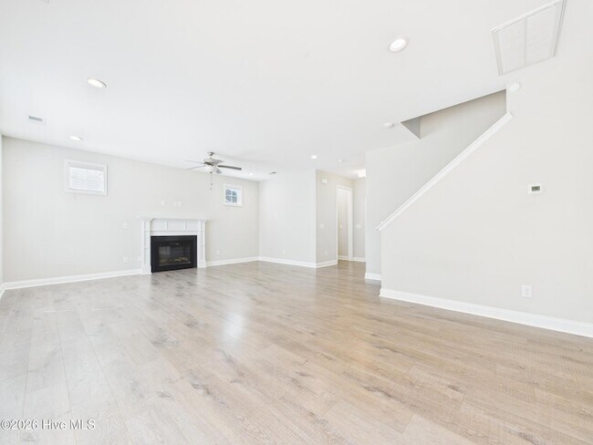Building Photo - 478 Atwood Dr