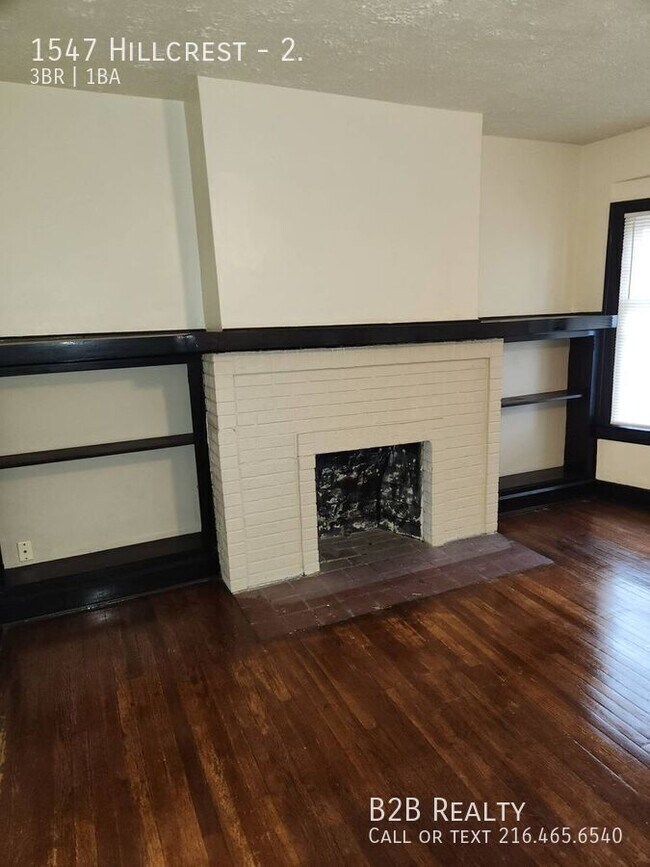 Building Photo - 1547 Hillcrest-2.