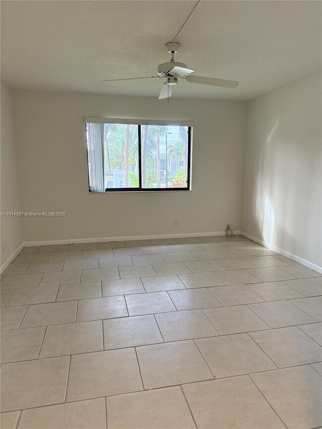 Building Photo - 16521 Blatt Blvd