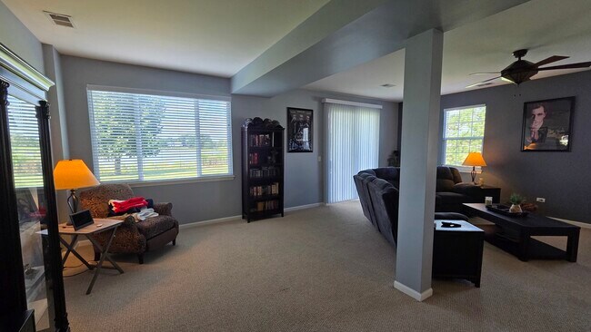 Building Photo - 540 Legend Ln