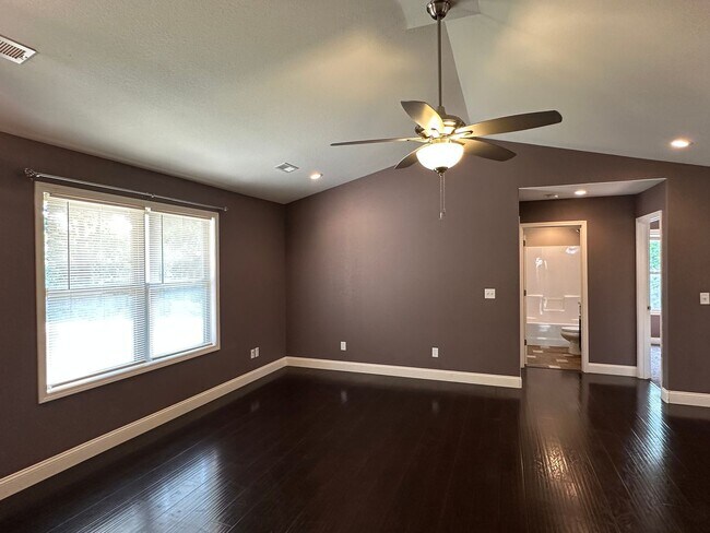 Building Photo - 4 Bed 2 Bath FOR RENT in Waynesville