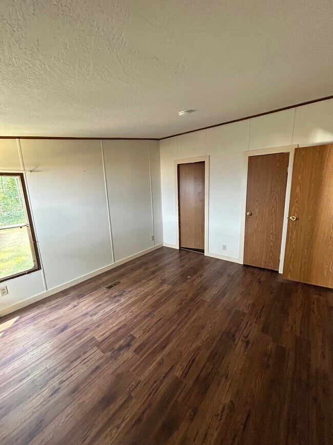 Building Photo - 3675 Alm Rd