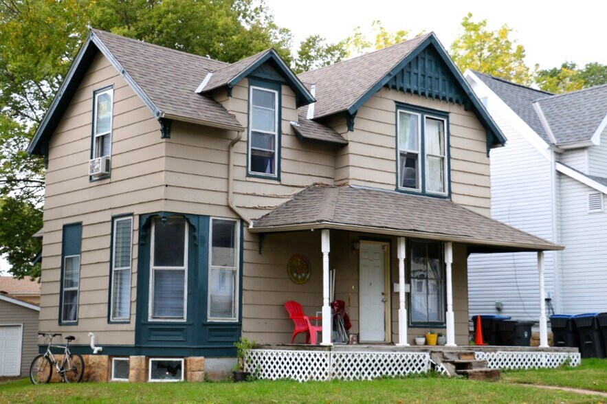 Primary Photo - 232 Lincoln St