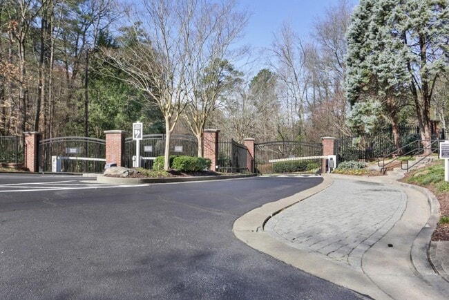 Building Photo - 4246 River Green Dr NW