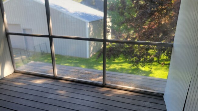 Building Photo - 4 Bedroom South Hill Home With Detached Ga...