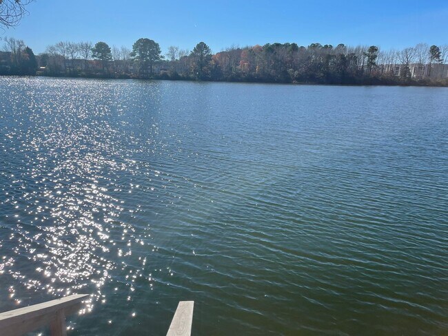 Building Photo - Lovely Lakefront Home in Virginia Beach