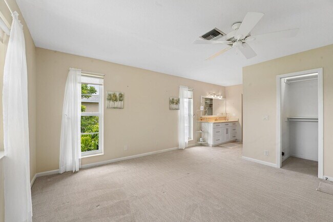Building Photo - 1080 Mahogany Way
