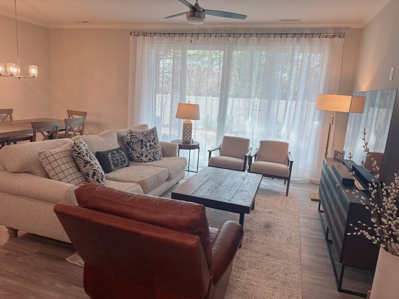 Living Room - 605 Marshskip Way