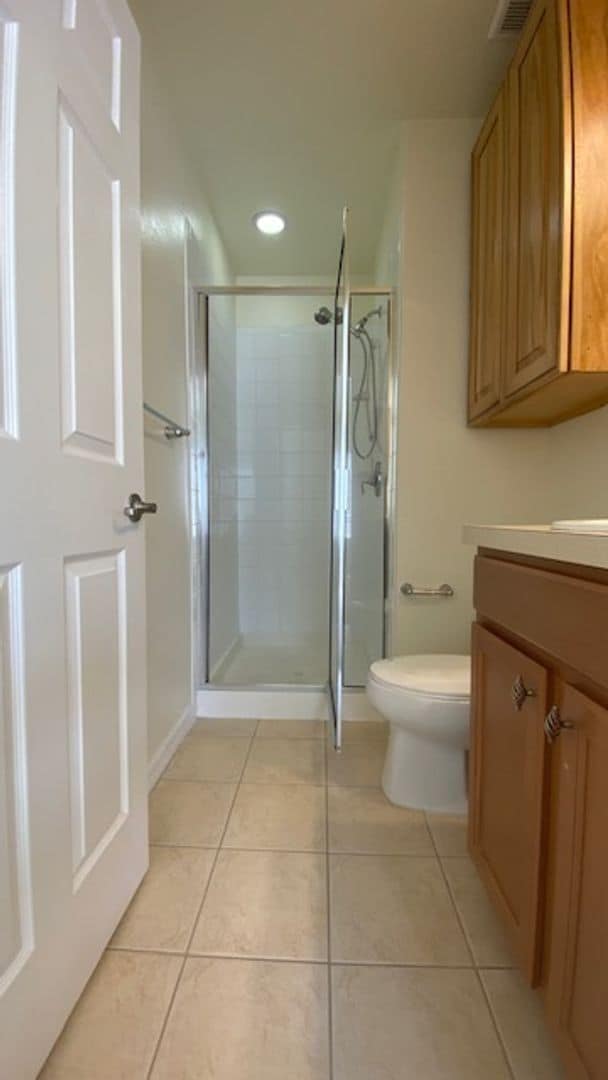 Building Photo - Gorgeous Light & Bright 3 Bedroom 2.5 Bath Townhome Corner Unit!!