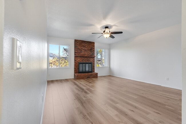 Building Photo - Beautiful 3 Bed, 2 Bath Rental Home in Beaverton!