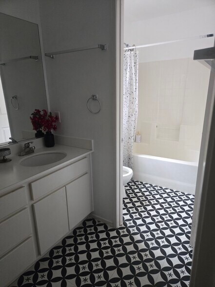 Building Photo - 4085 Garvey Way