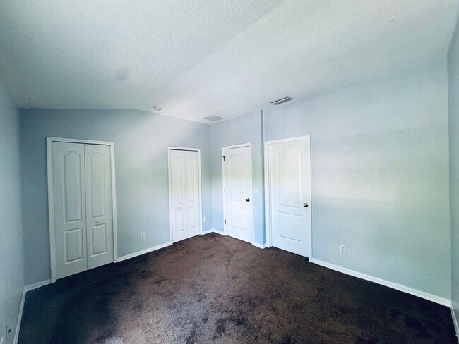 Building Photo - Spacious 2-Bedroom Townhome in Gated Fishh...