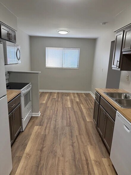 Building Photo - 38 Providence Dr