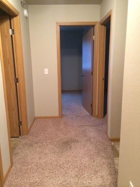 Building Photo - 2 Bedroom Condo!