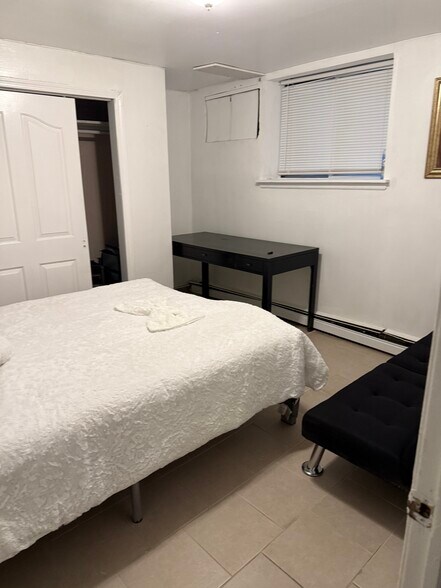 Building Photo - 358 Victory Blvd