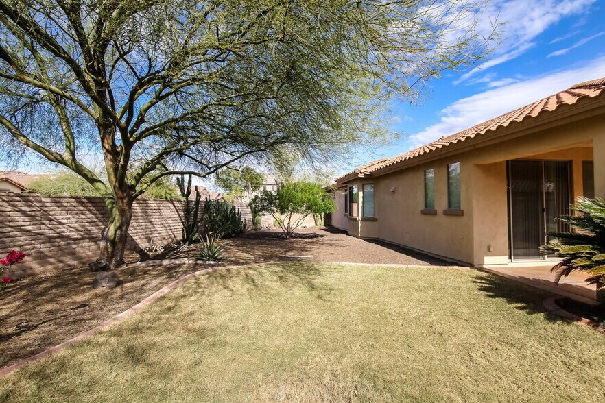 Building Photo - 12137 W Dove Wing Way