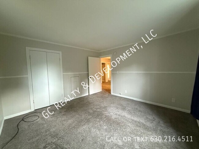 Building Photo - 4311 IL-176-Unit A