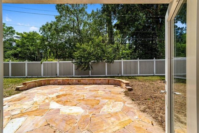 Building Photo - Beautiful 3/2 in Forest Ridge