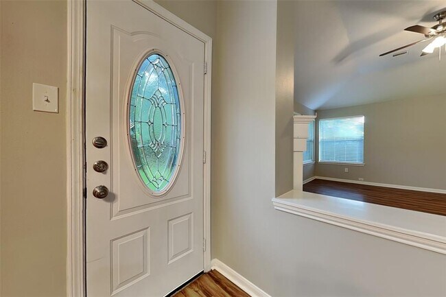 Building Photo - 7323 Red River Dr