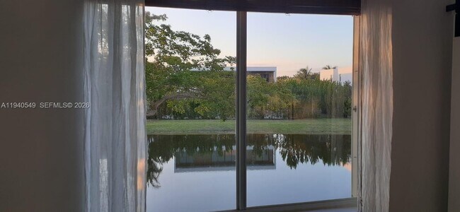 Building Photo - 207 Mallory Ct