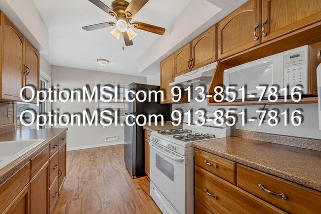 Building Photo - Charming Updated Home in a Convenient KC Location!