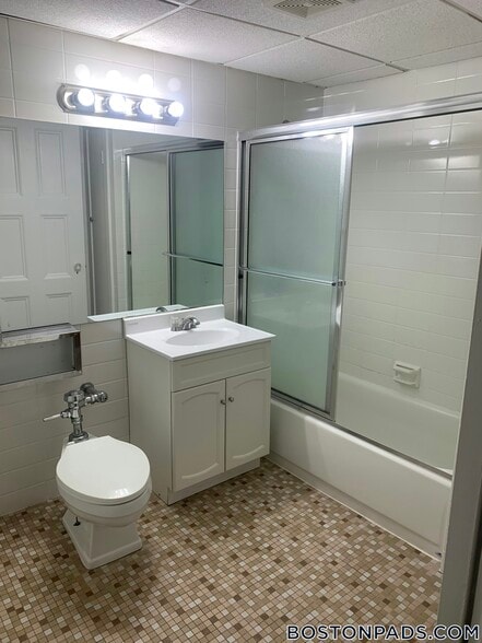 Building Photo - 62 Boylston St