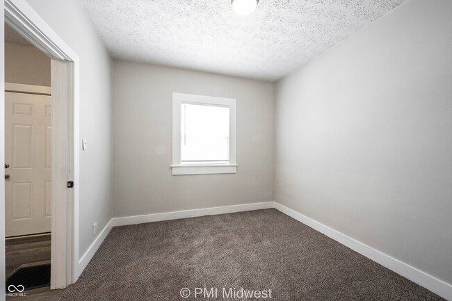 Building Photo - 729 N Bosart Ave