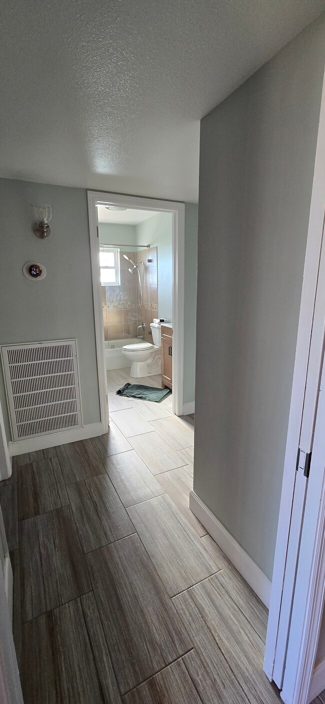 Building Photo - 1801 El Rio Dr