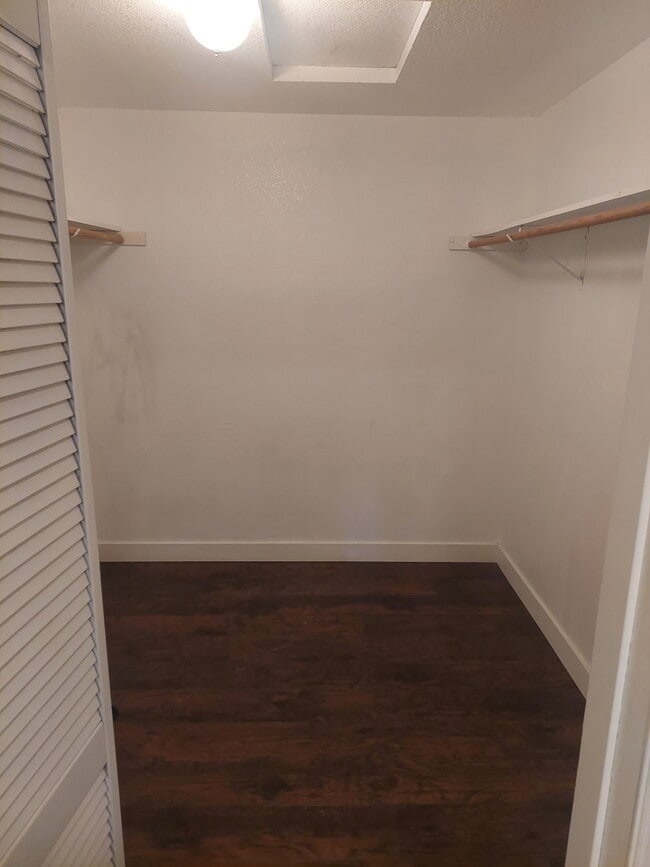 Building Photo - 3838 Los Santos Dr